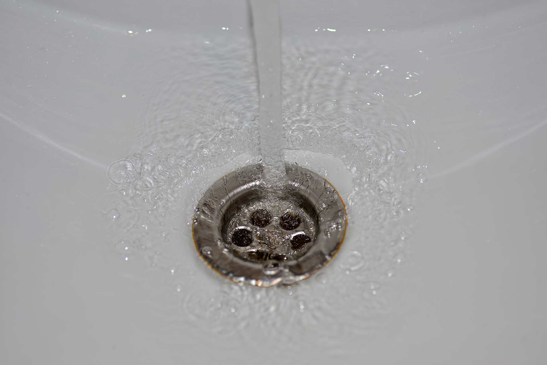 A2B Drains provides services to unblock blocked sinks and drains for properties in Watford.